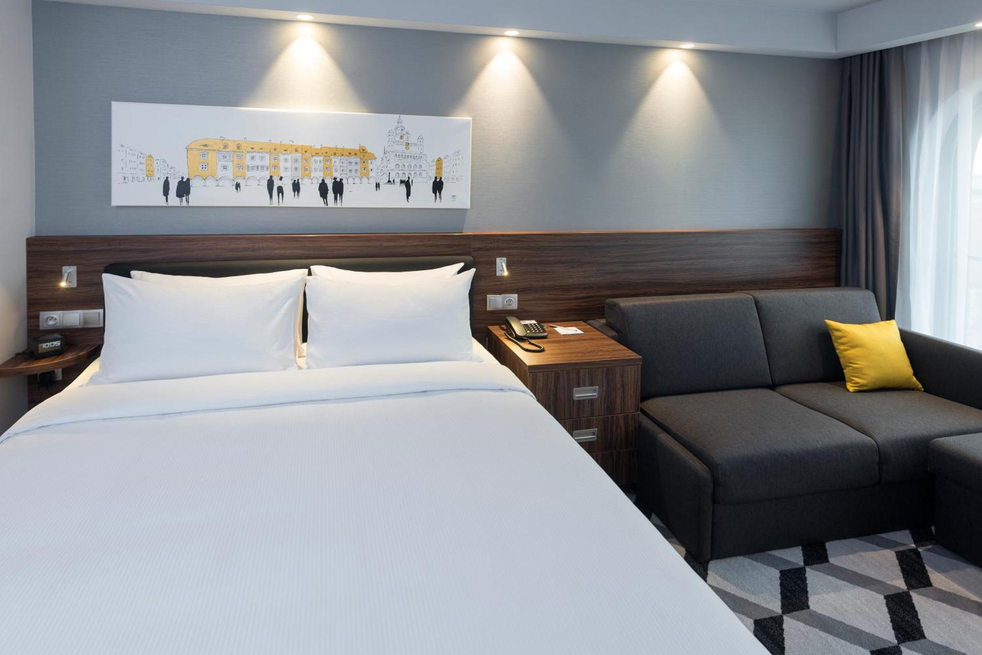 Hampton By Hilton Old Town Hotel