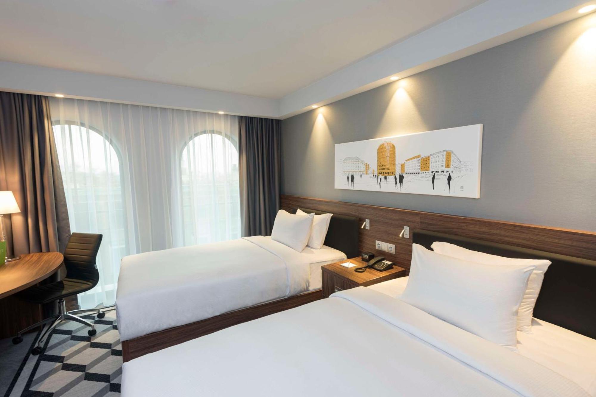 Hampton By Hilton Old Town 3*